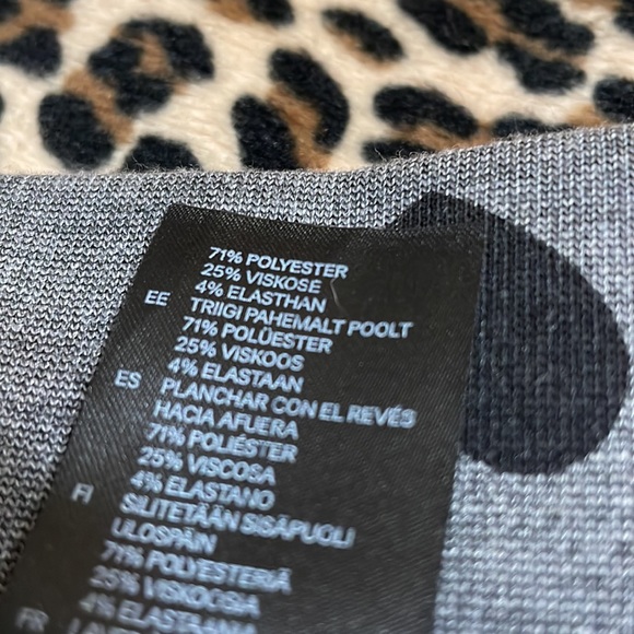 H&M Grey Hearts 🖤 Skater Skirt Medium Pleated Stretch Zipper Black Prep Summer - Picture 8 of 12